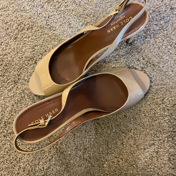Cole Haan Tan Open Toe Slingback Patent
Leather Heels 8.5 - Picture 4 of 4